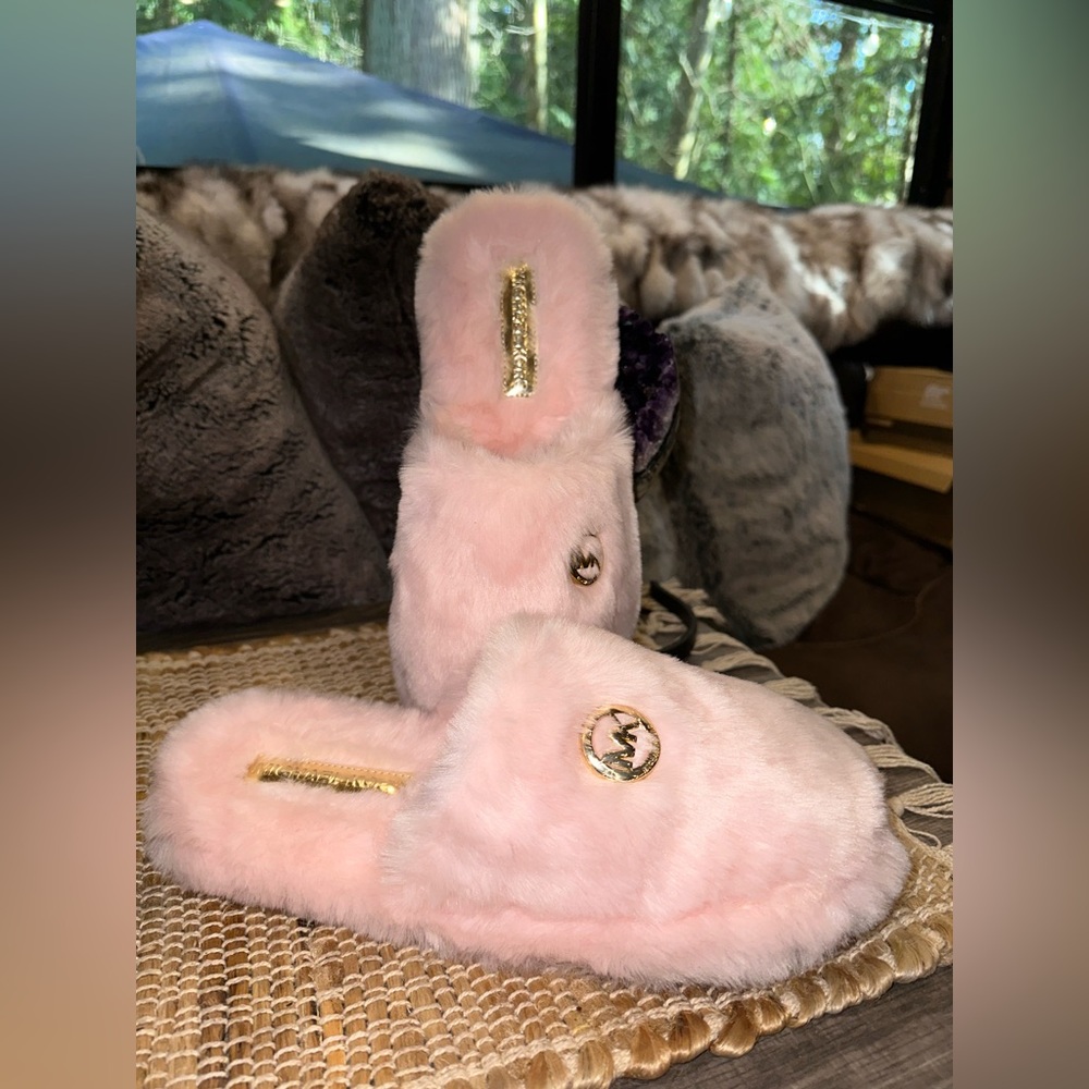 Michael Kors jet set fur slides
